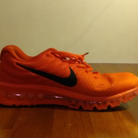 Nike Air Max 2017 - Picture 2 of 4